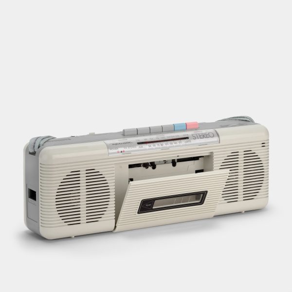 Realistic 14-752A AM FM Ivory Boombox Cassette Recorder For Discount - Image 2